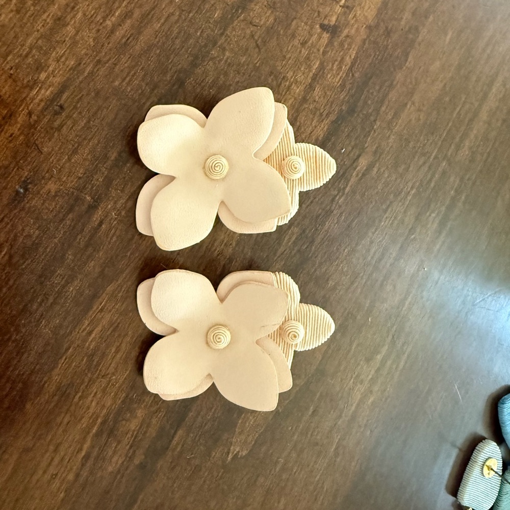 Light pink earrings tuckernuck